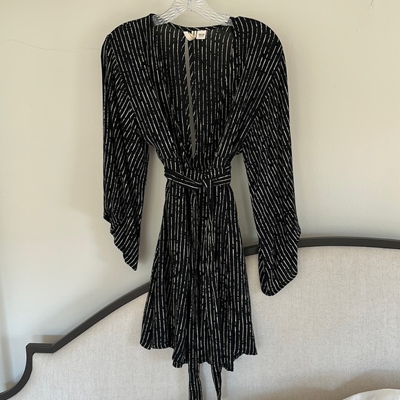 BILLABONG Billabong Women's Relax On High Plunging Kimono Mini Dress- XS - Picture 4 of 5